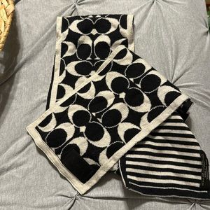 Coach knit scarf